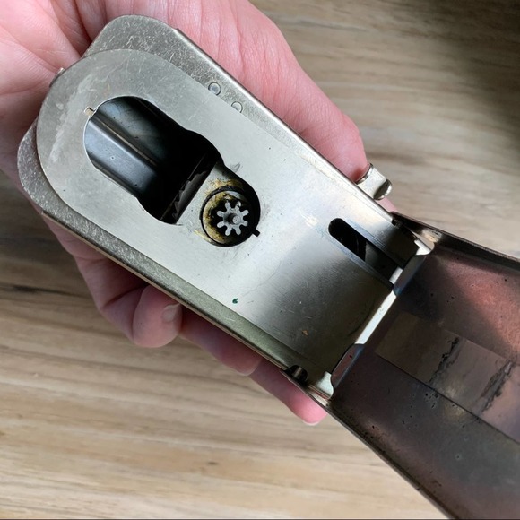 Vintage Domestic Buttonholer Attachment in Case! WITH 4 Plates - Picture 9 of 9